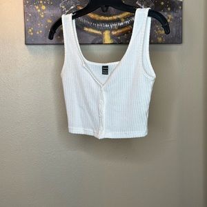 Crop button front top-NWOT